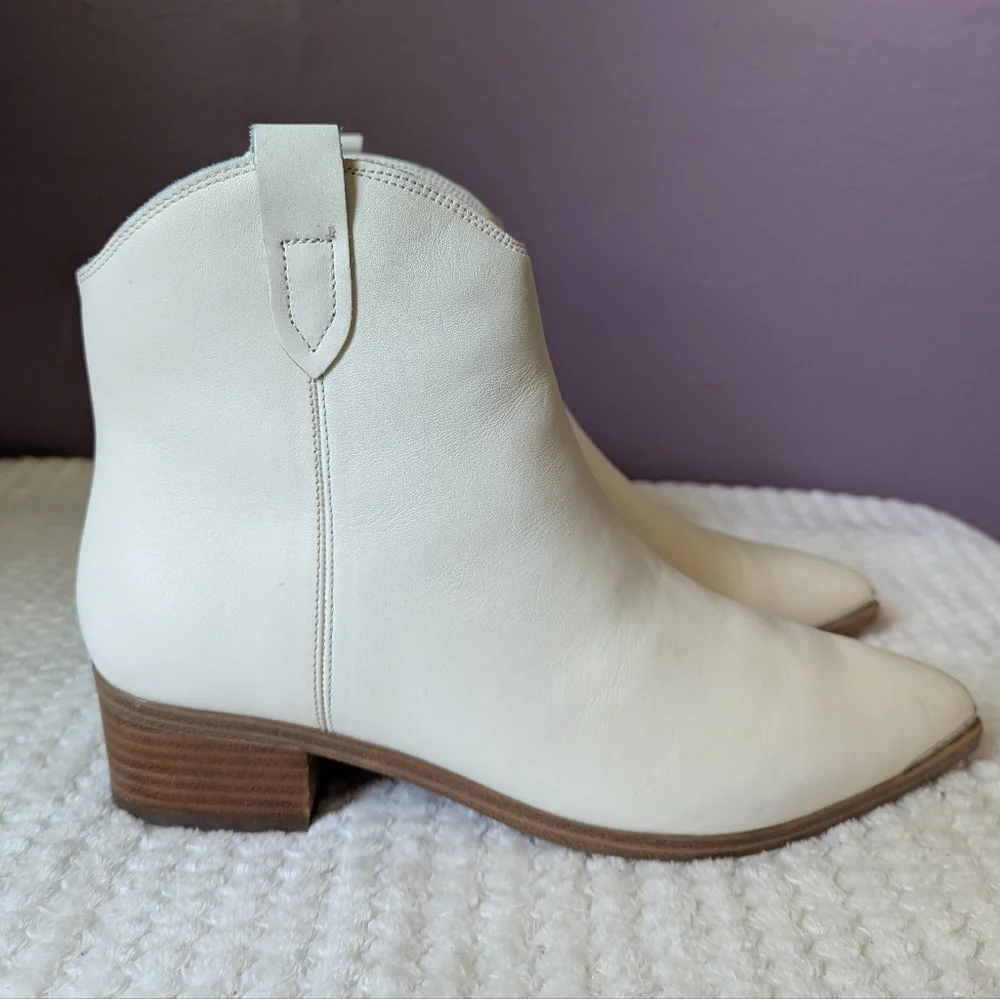 Marc Fisher Mikala Metal Toe White Leather Pointed Toe Western Booties 8 Bridal
